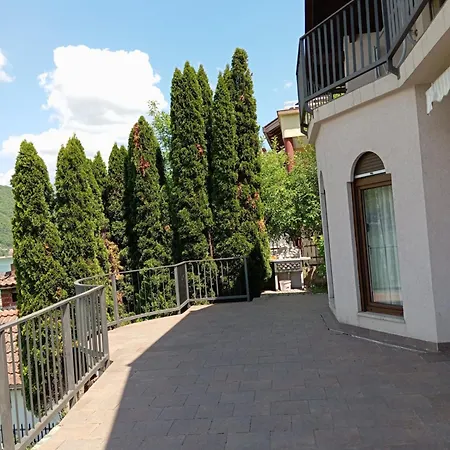 Villa Villa Lake *